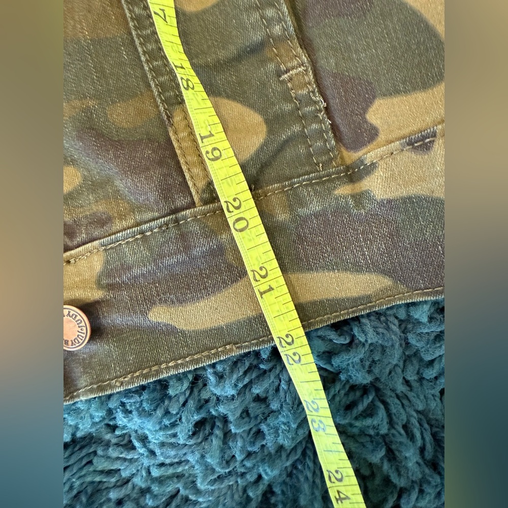 Judy Blue Camouflage Women's Denim Jacket size Small - Picture 5 of 16